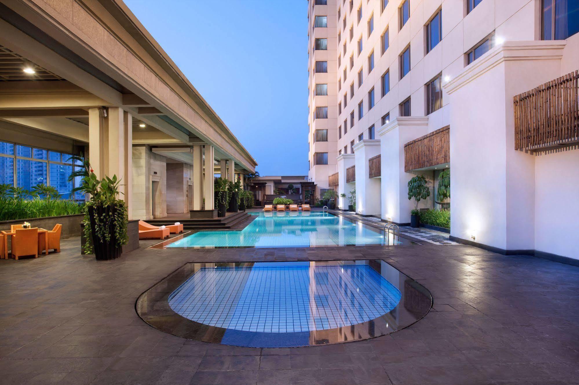 Le Grandeur Mangga Dua Hotel Jacarta Exterior foto